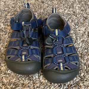 Toddler keen shoes